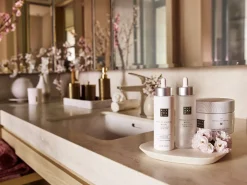 Hyaluronic Acid Natural Booster - Body>Rituals Store