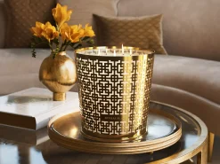 XL Black Oudh Scented Candle With Metal Sleeve>Rituals Shop